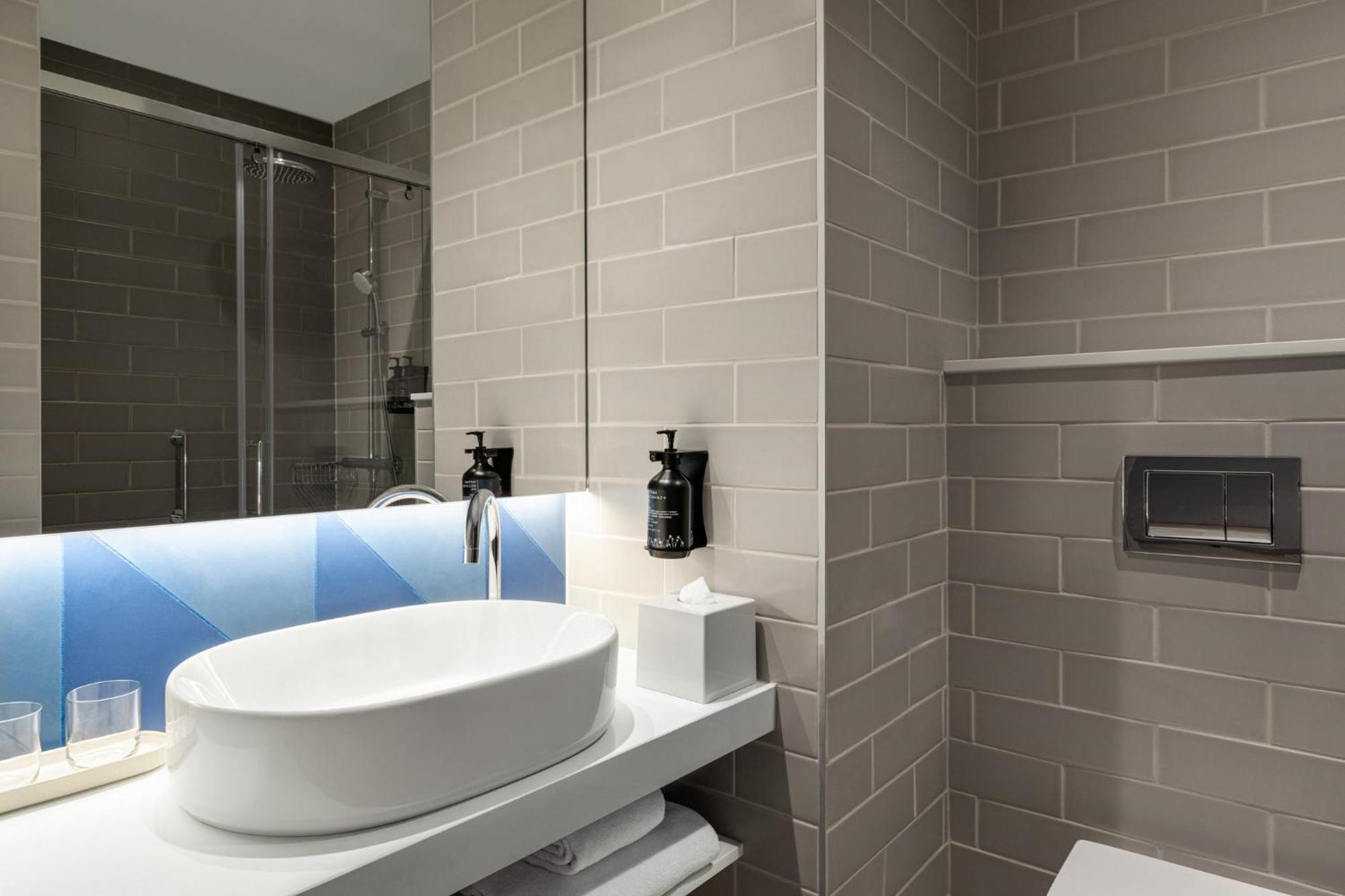 Holiday Inn Express Porto - Boavista By Ihg Eksteriør billede