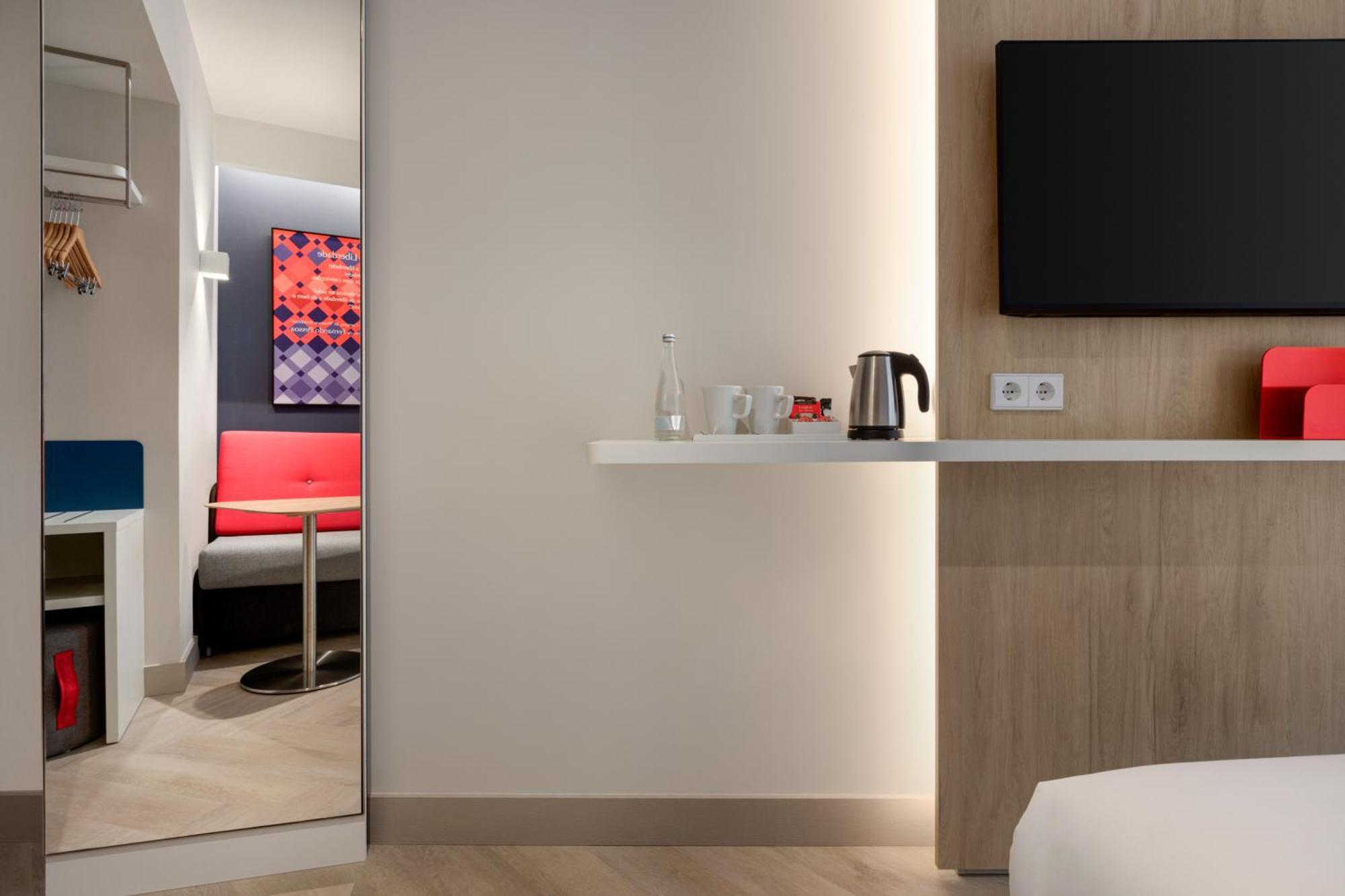 Holiday Inn Express Porto - Boavista By Ihg Eksteriør billede